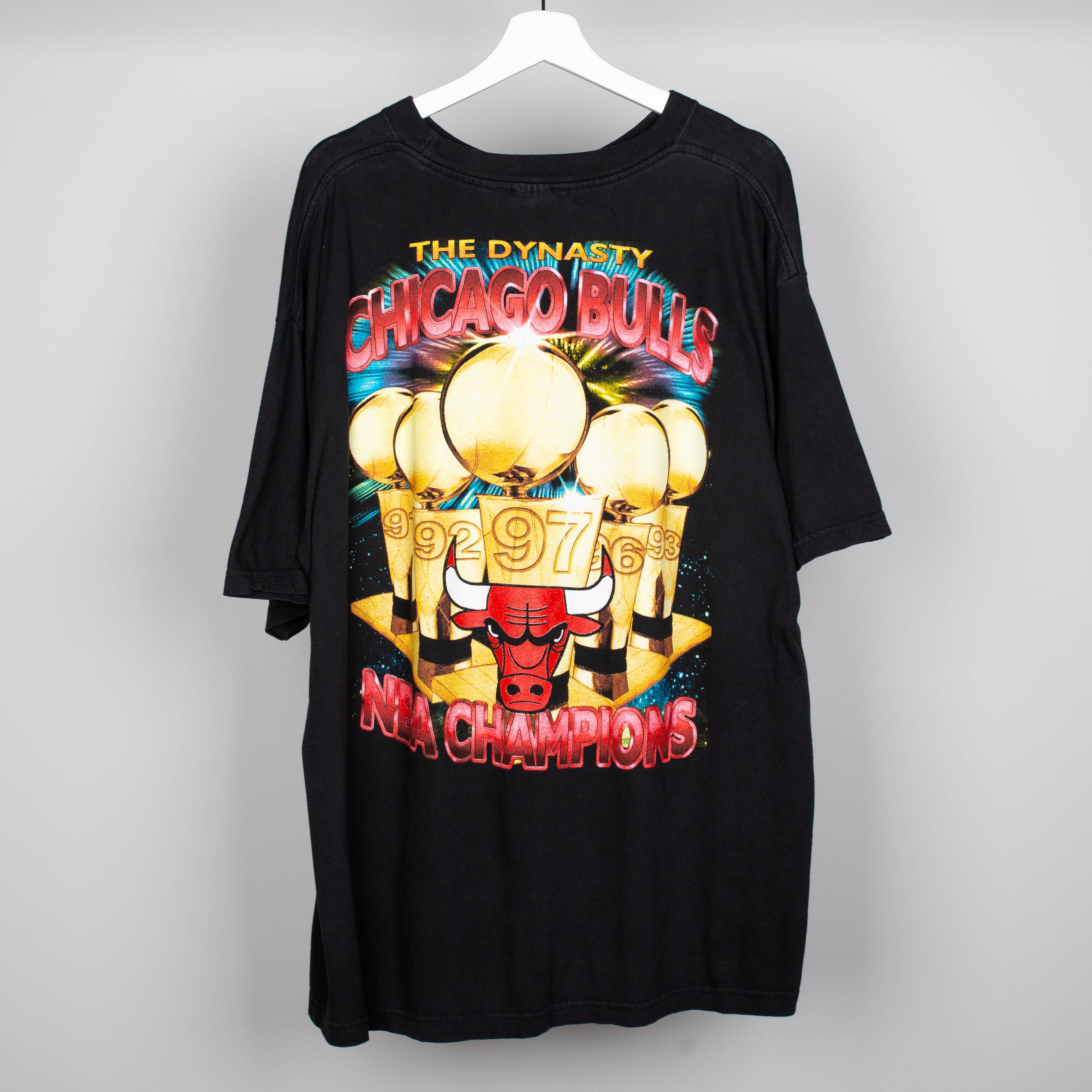 1997 Chicago Bulls Rings T-Shirt Size XL