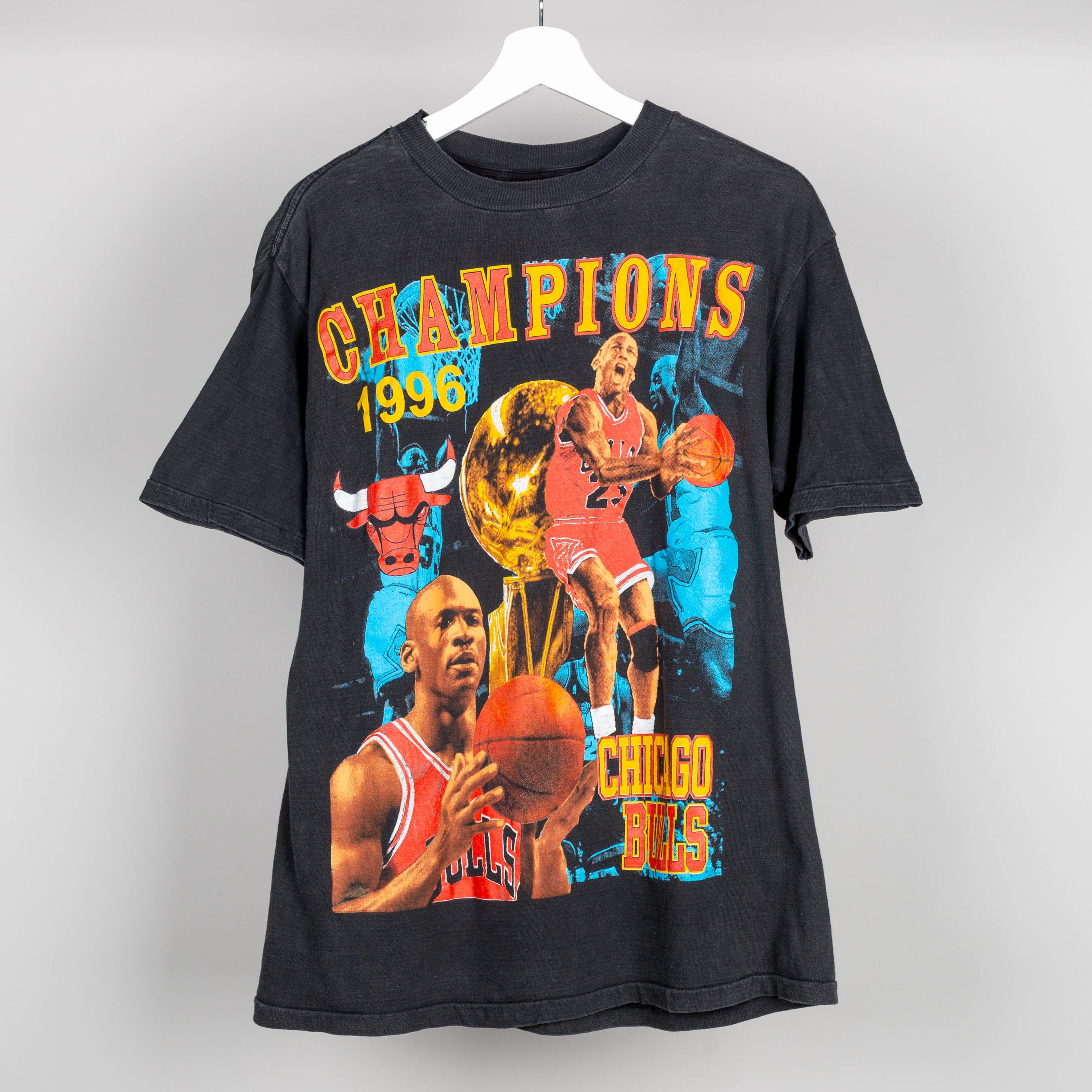 Vintage Bootleg NBA Champs 1997 Chicago Bulls Tee Shirt Size Large