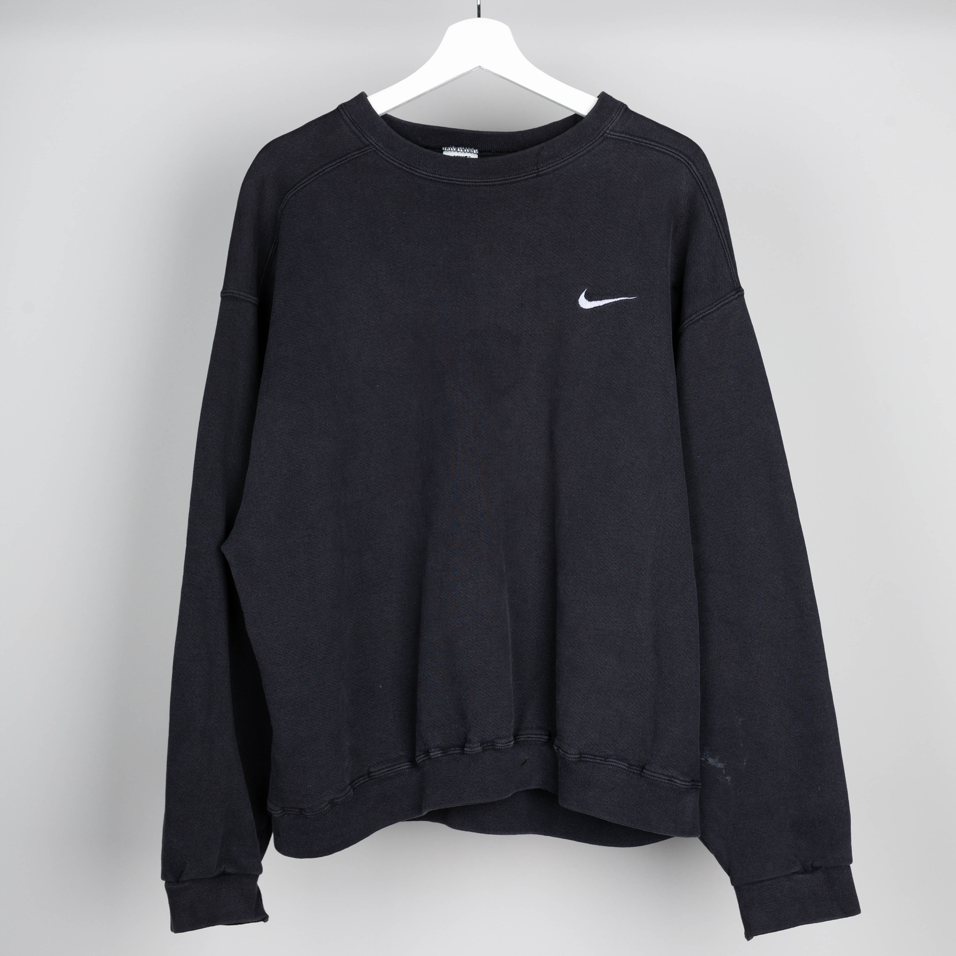 90's Black Nike Crewneck Sweater Size L