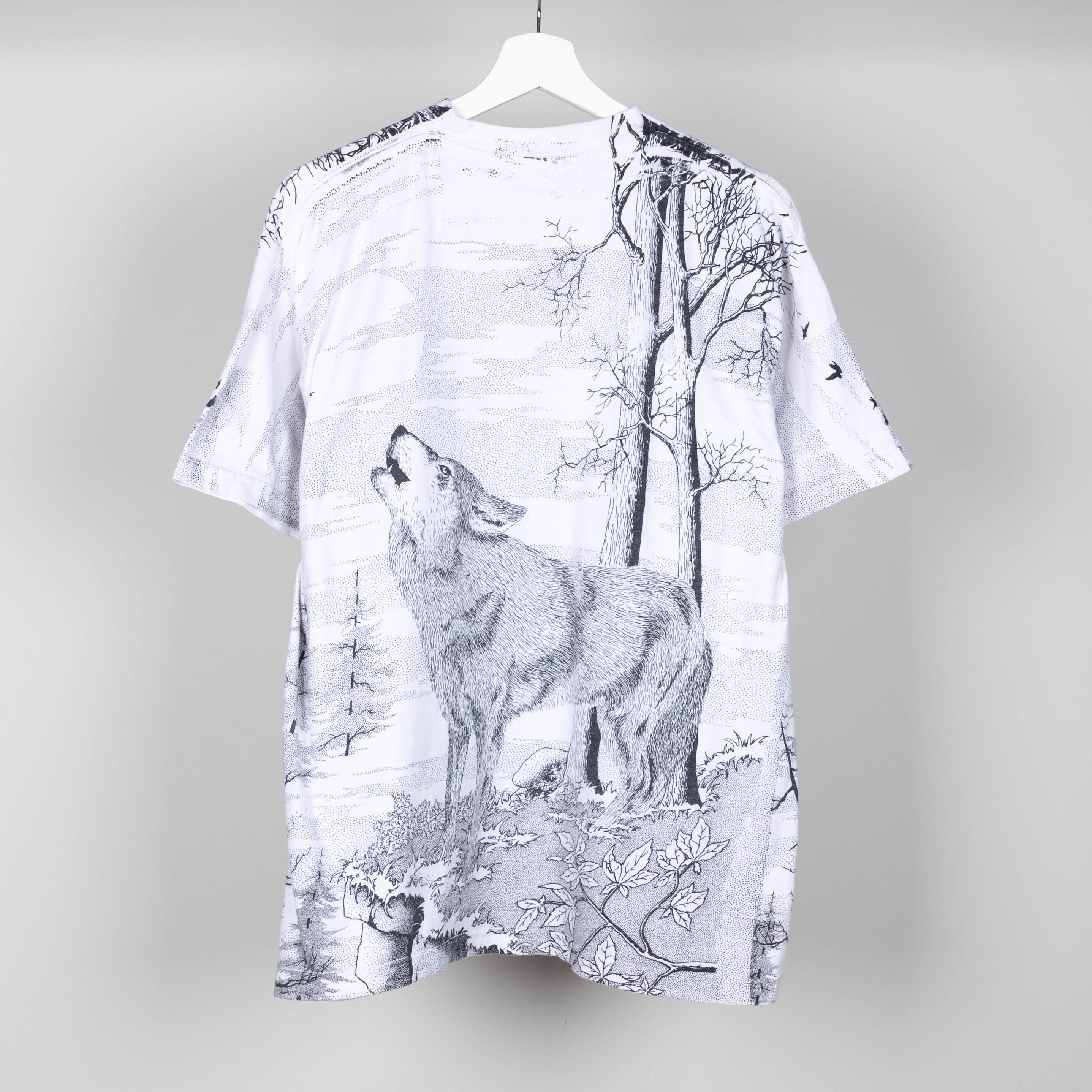 90's Wolf All Over Print T-Shirt Size L